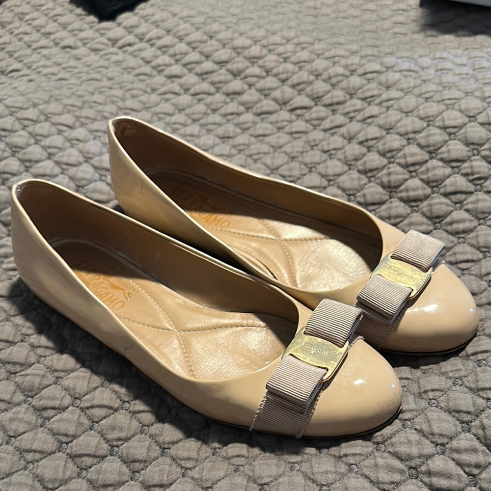 Salvatore Ferragamo Varina Bow Cream Leather Flats